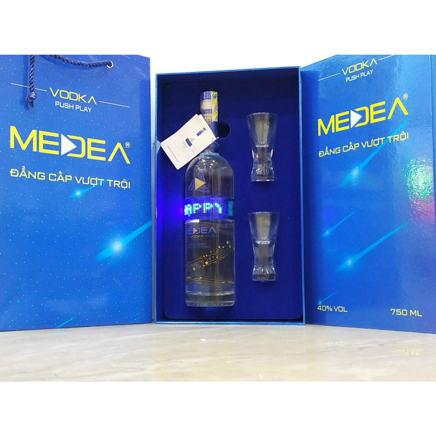 Hộp quà Vodka Medea
